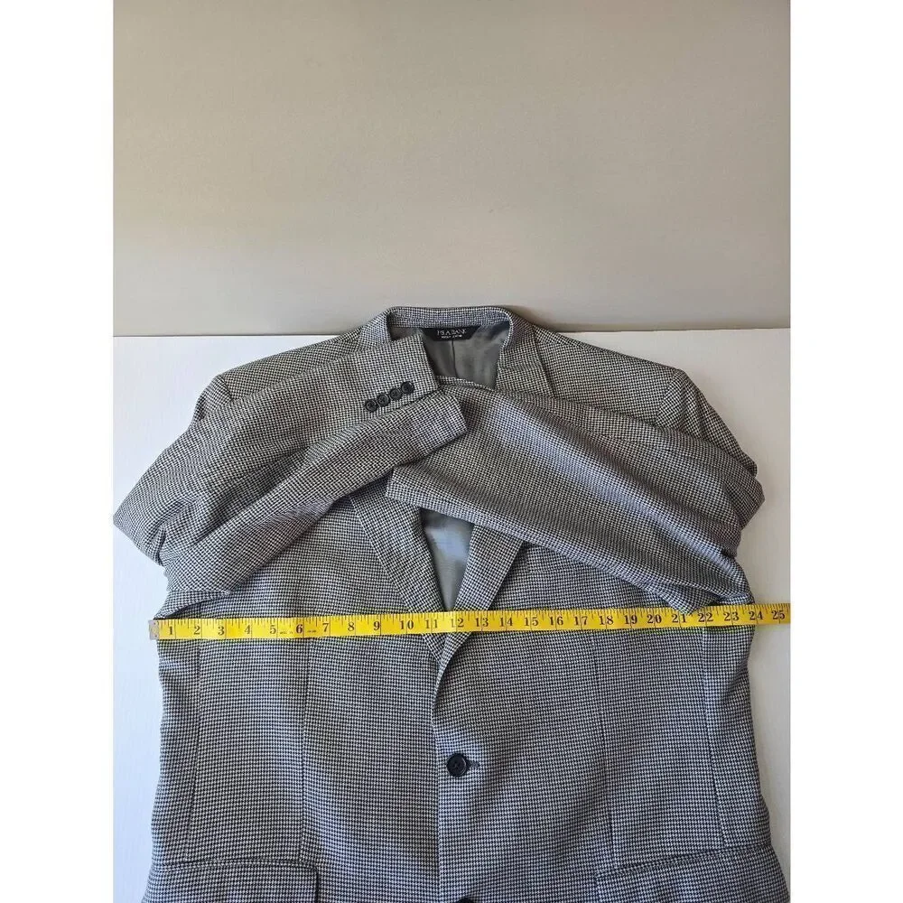 JoS. A Bank Signature Collection Suit Jacket 44S Gray Charcoal Check